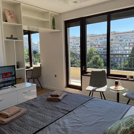 Apartment Reve *